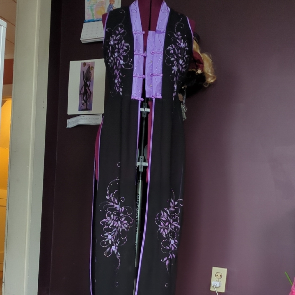 Elegant Black and Purple Floral Kimono